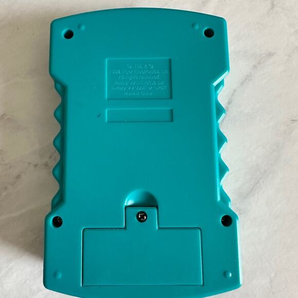 Square It 1998 Tiger electronic handheld game - Picture 4 of 6